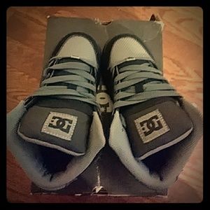 Brand new size 3boys dc hightop rebound